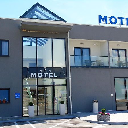Motel Kamenica บีฮัช ภายนอก รูปภาพ