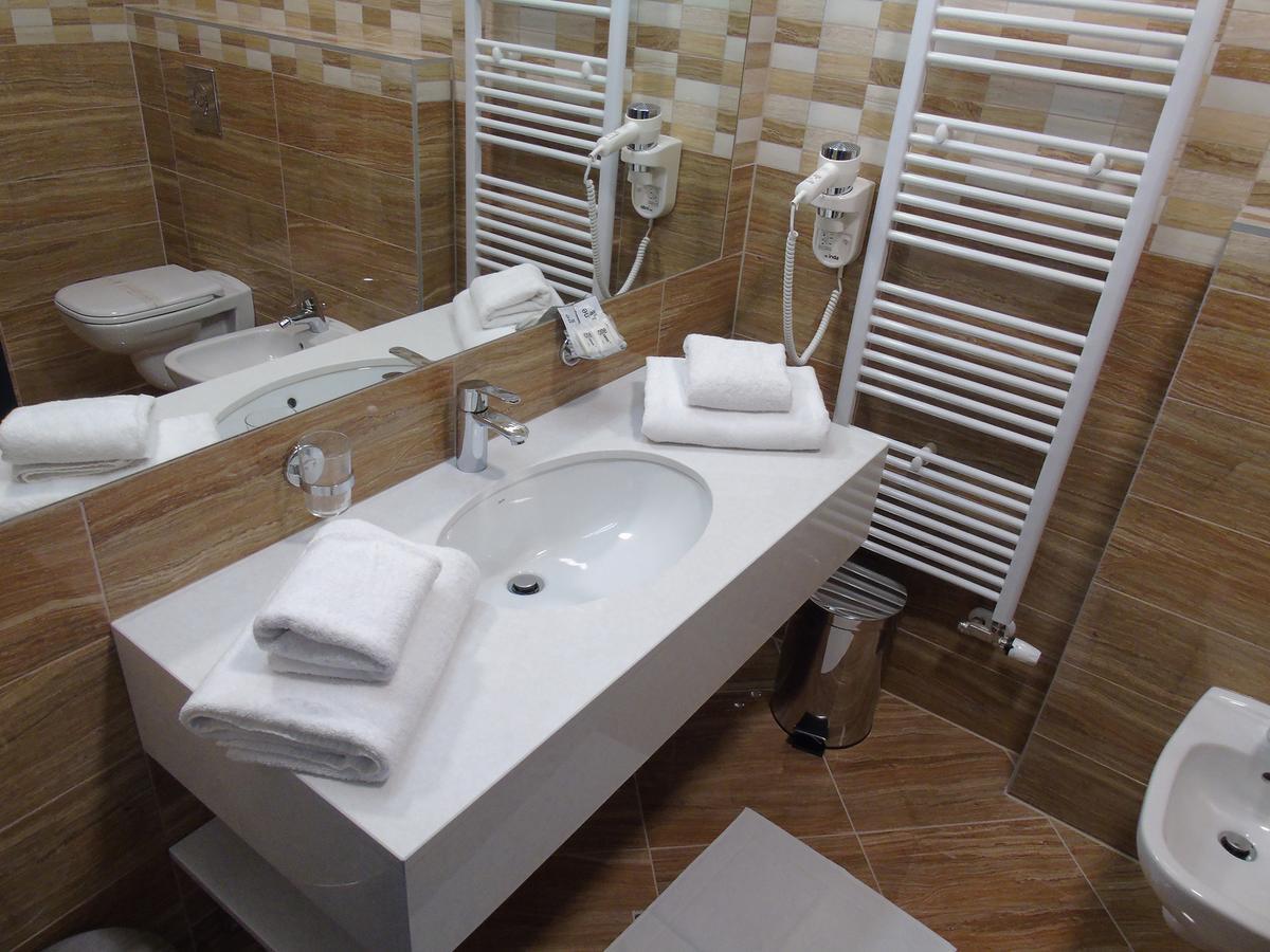 Motel Kamenica บีฮัช ภายนอก รูปภาพ
