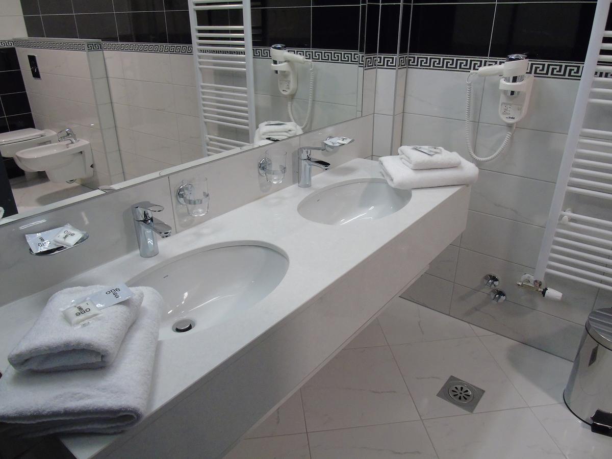 Motel Kamenica บีฮัช ภายนอก รูปภาพ
