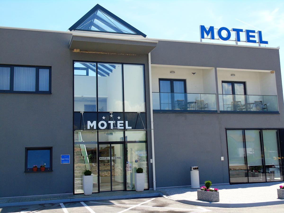 Motel Kamenica บีฮัช ภายนอก รูปภาพ