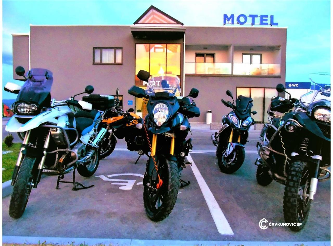 Motel Kamenica บีฮัช ภายนอก รูปภาพ